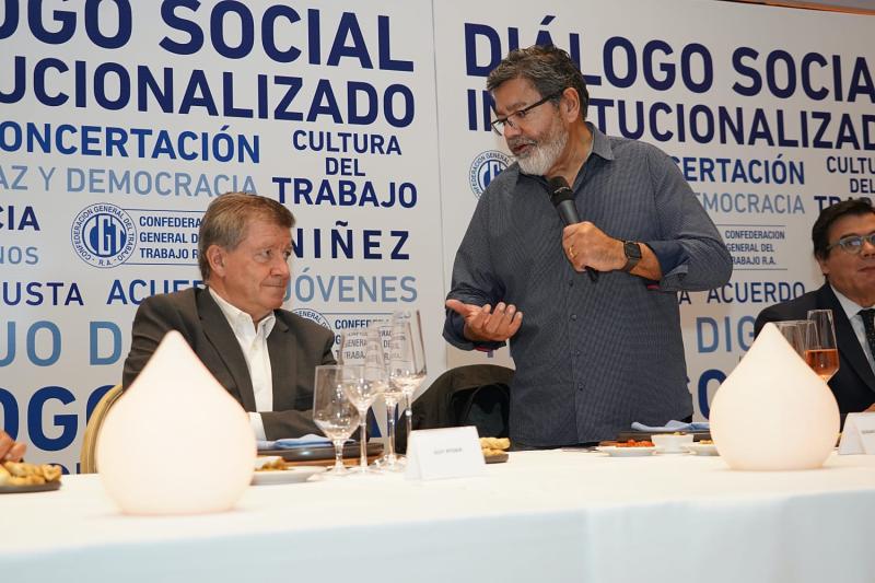 Gerardo Martinez: 