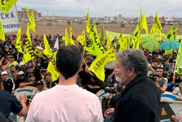 Gerardo Mart&iacute;nez particip&oacute; de la entrega de viviendas Procrear en Chubut